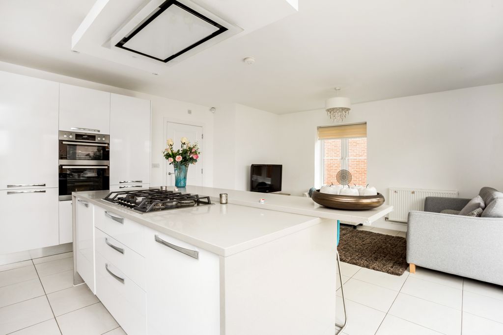 Property photo 3 of 7