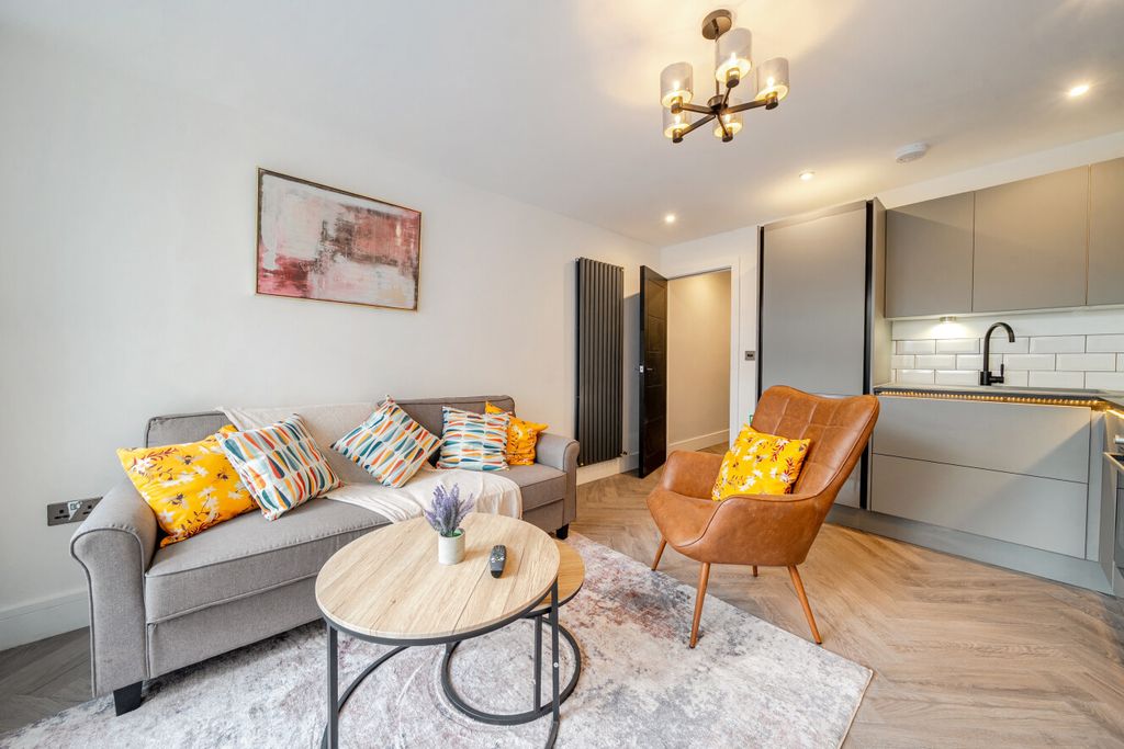 Property photo 2 of 11 1469467-5-6A185c2...