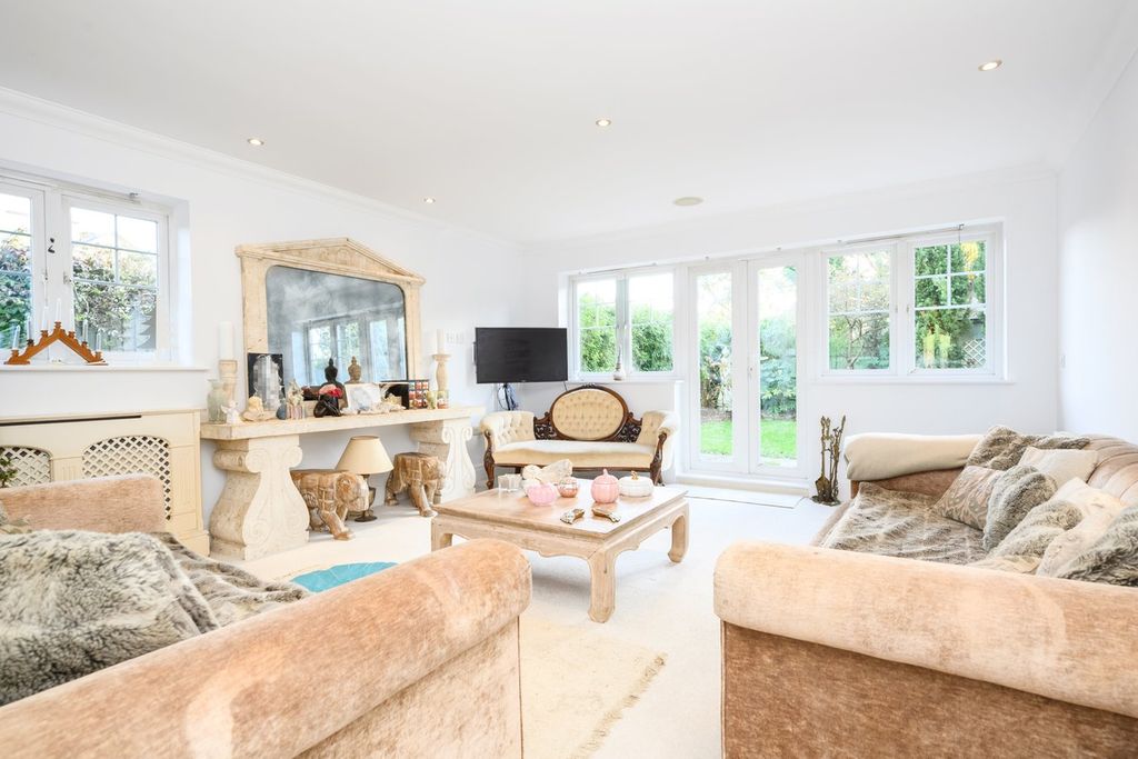 Property photo 2 of 16