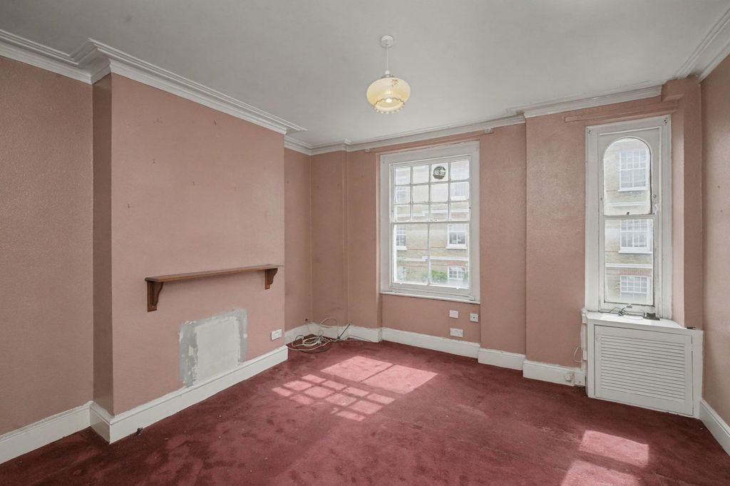 Property photo 2 of 10 111 St Olaf's Road, Fulham, London Sw6 7Dw