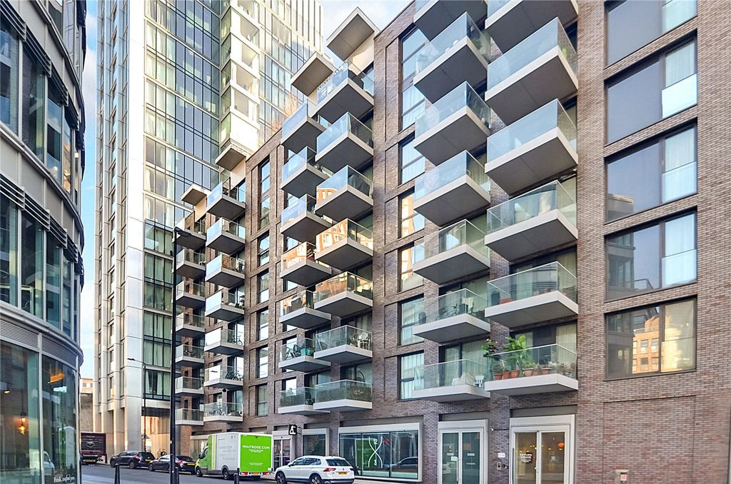 Property photo 1 of 7 External