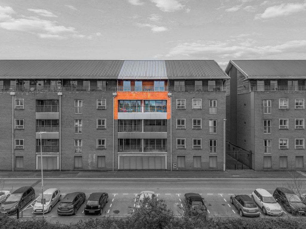 Property photo 2 of 22