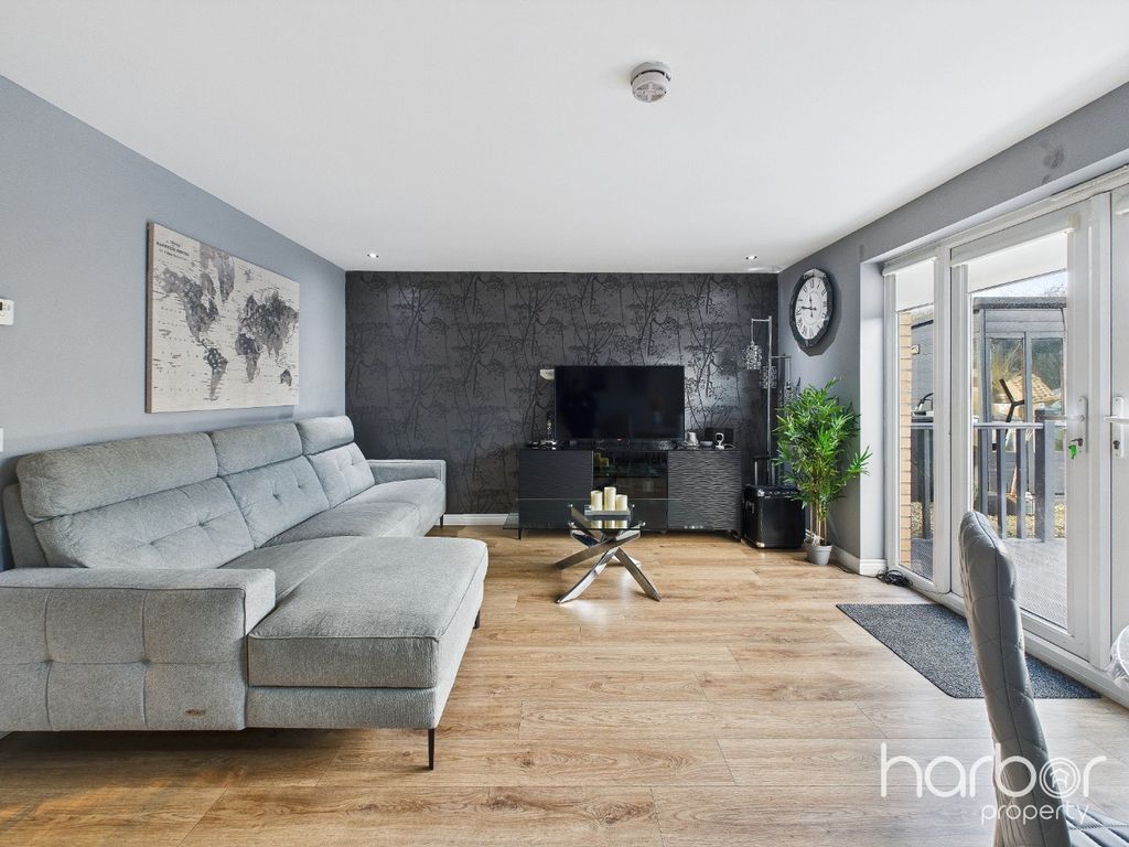 Property photo 3 of 23 4022959