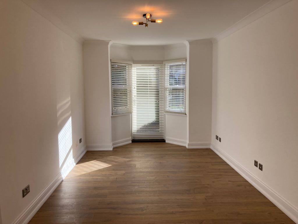 Property photo 2 of 7 Living Room