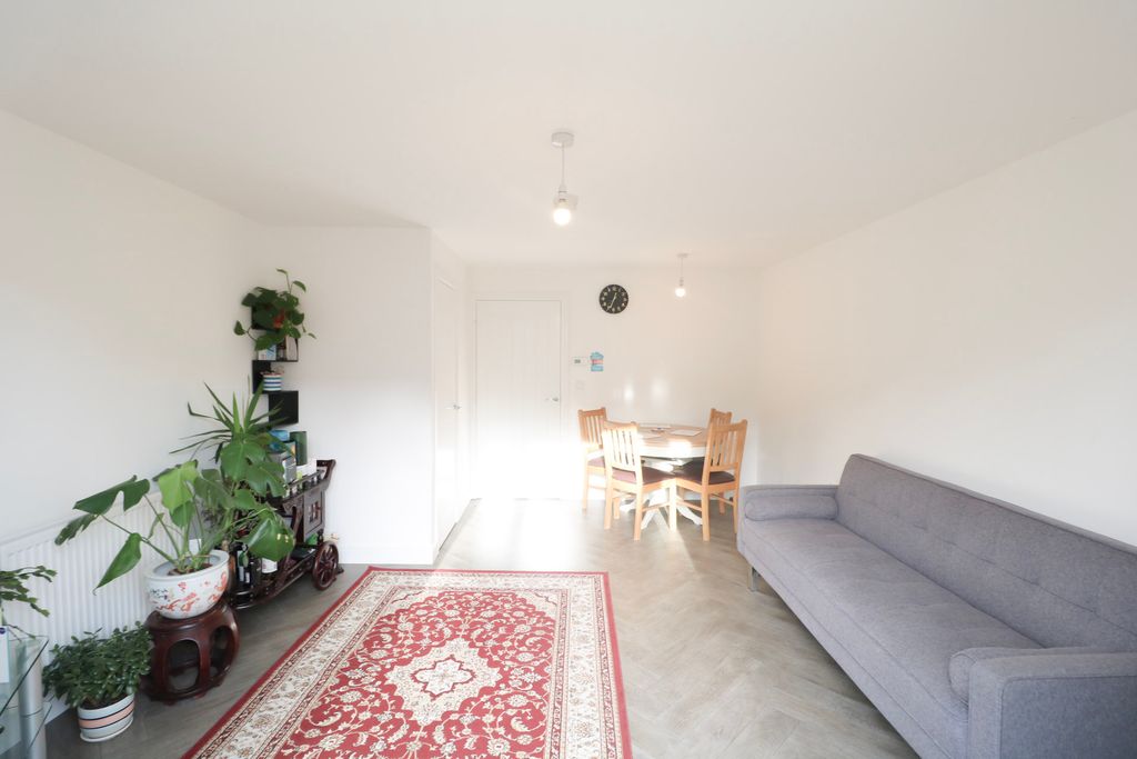 Property photo 3 of 17 Living Room1.1