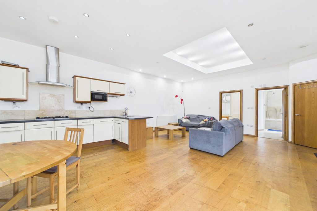 Property photo 1 of 10 Picture No. 06