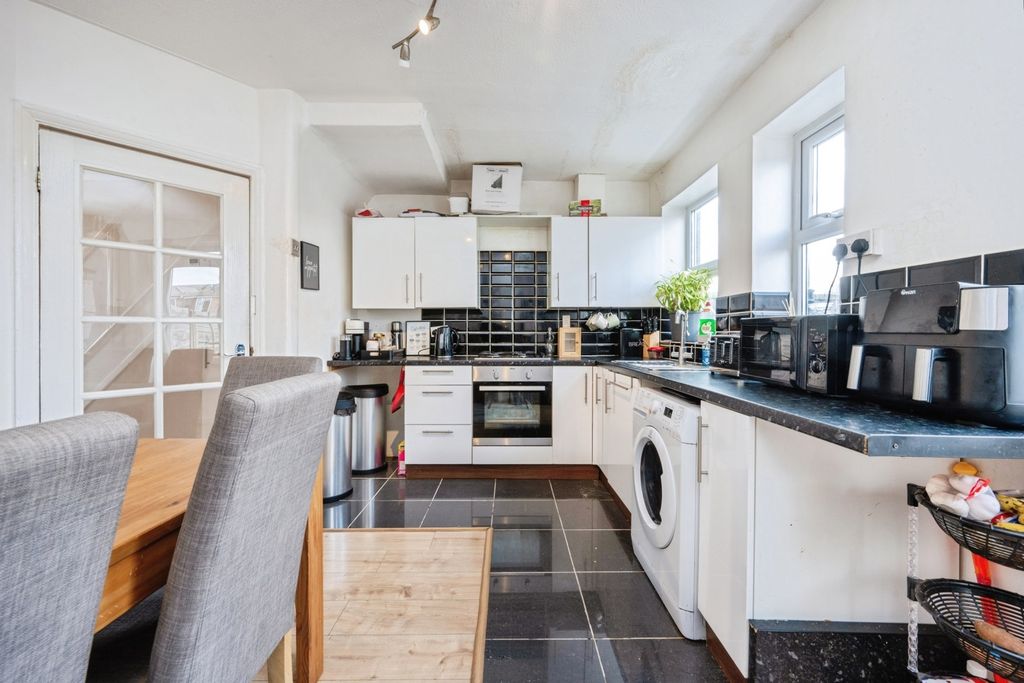 Property photo 2 of 17 Kitchen