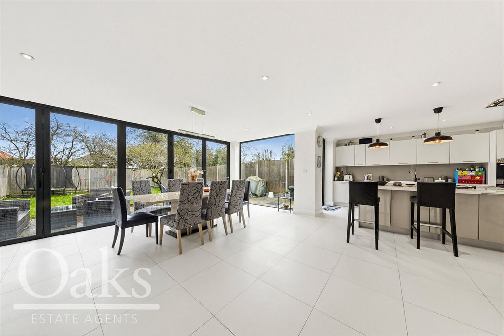 Property photo 1 of 16 Picture No. 11