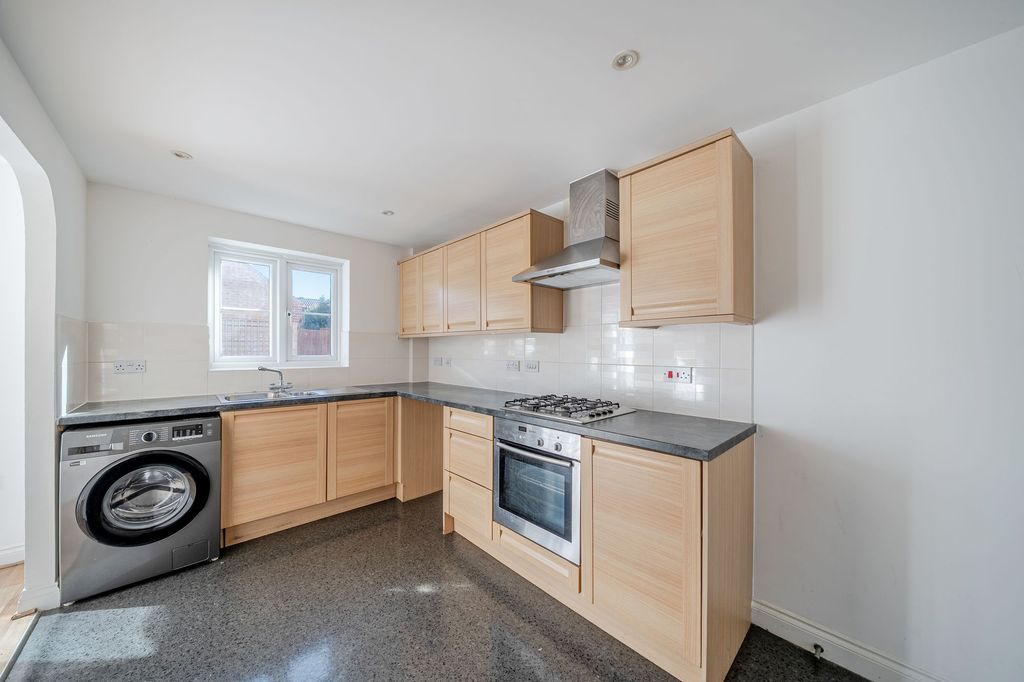 Property photo 2 of 20 Kitchen