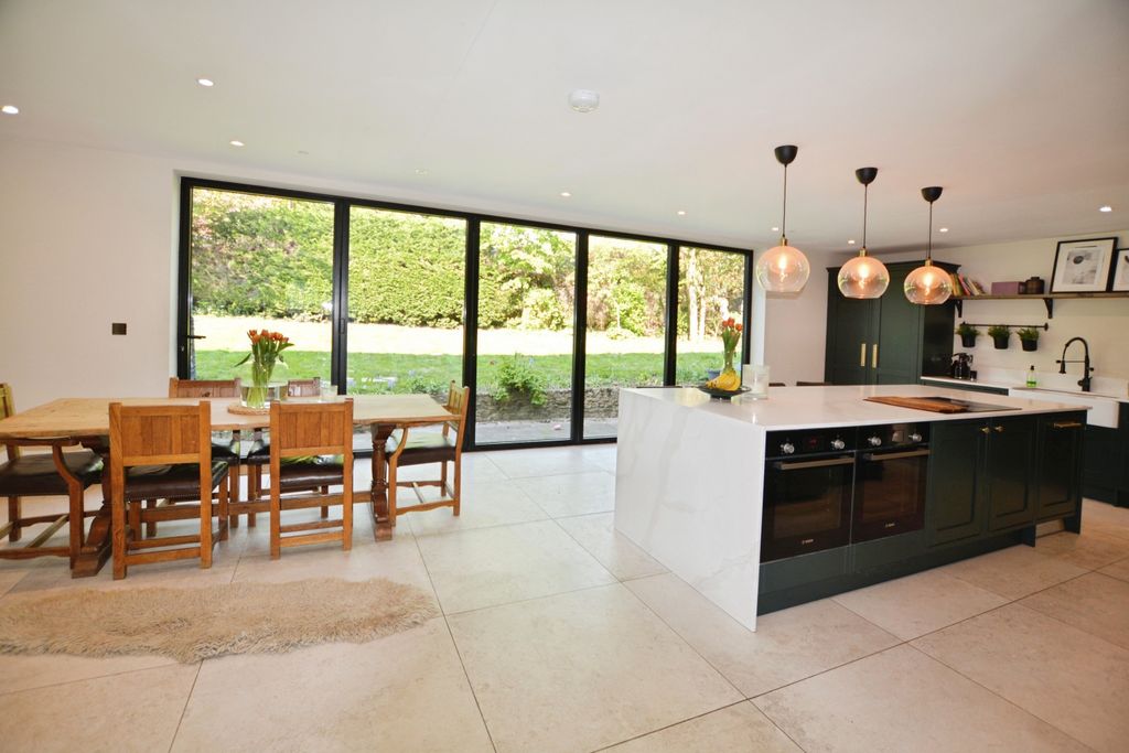 Property photo 3 of 17 Kitchen Diner