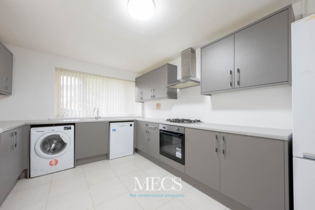 Property photo 2 of 16 4539823