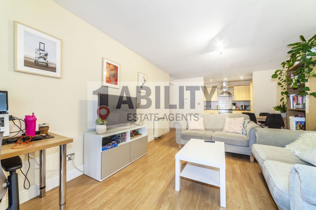 Property photo 3 of 12