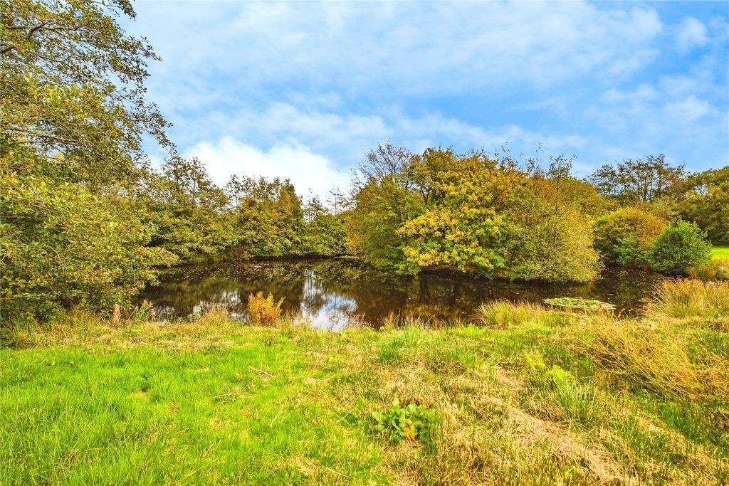 Property photo 2 of 52 Picture No. 32