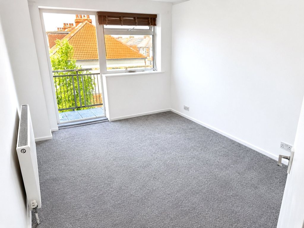 Property photo 3 of 10 Picture No. 13