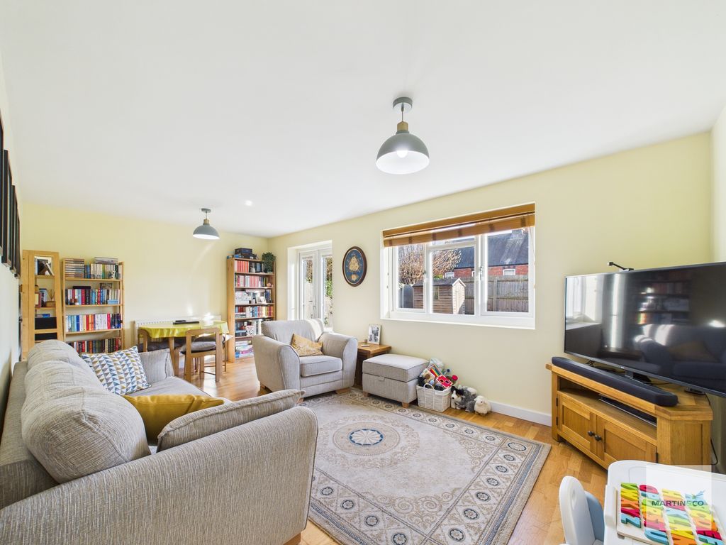 Property photo 2 of 19 Cam03394G0-Pr0430-Still003