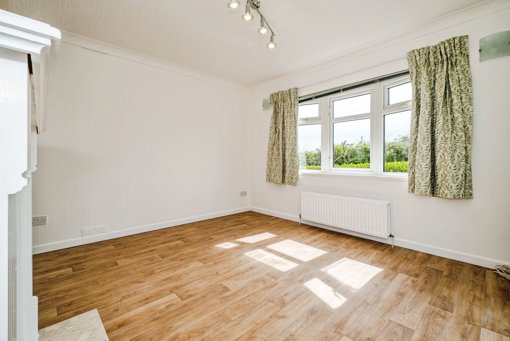 Property photo 2 of 20 Pbox-Img.Jpg