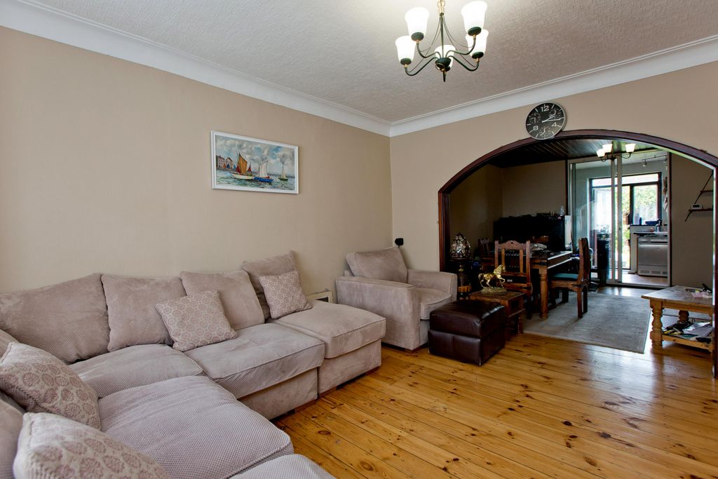 Property photo 2 of 15 Gallery