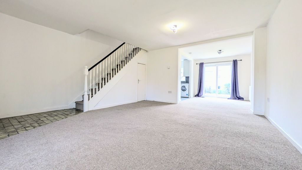 Property photo 3 of 18 Pxl_20260326_125700312.Mp~2