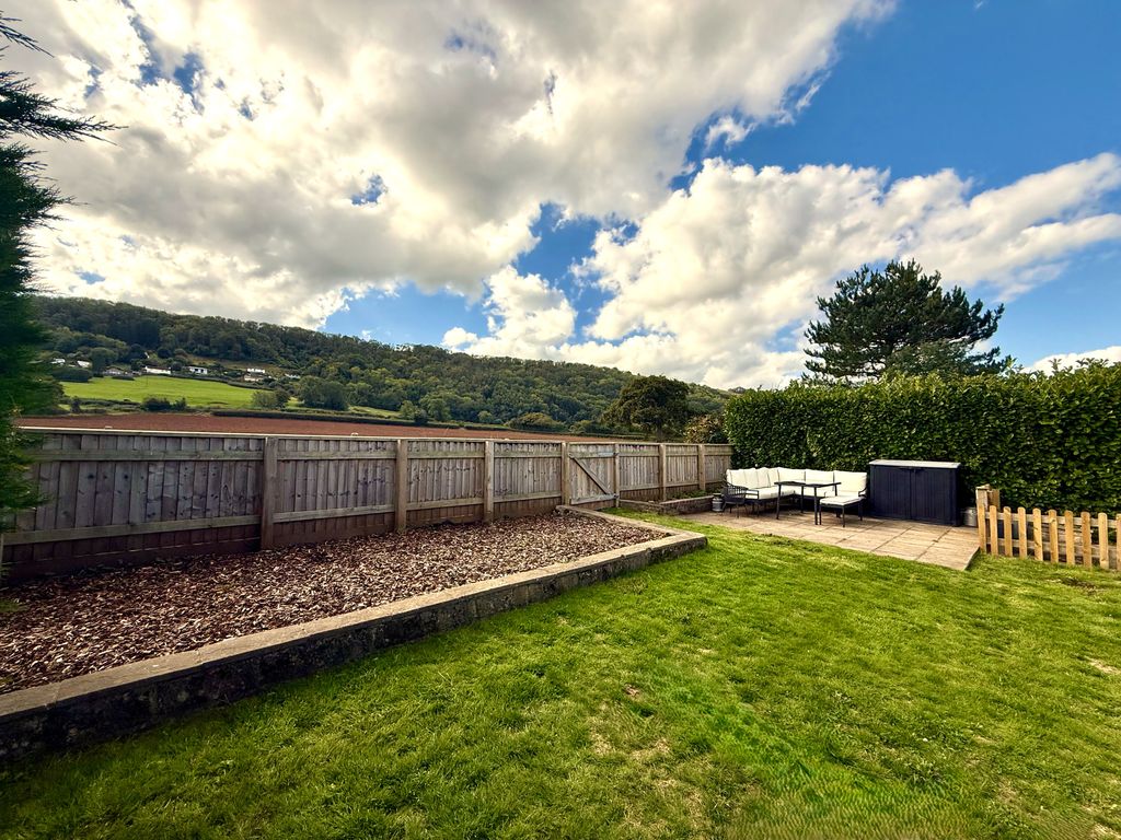 Property photo 2 of 17 Garden