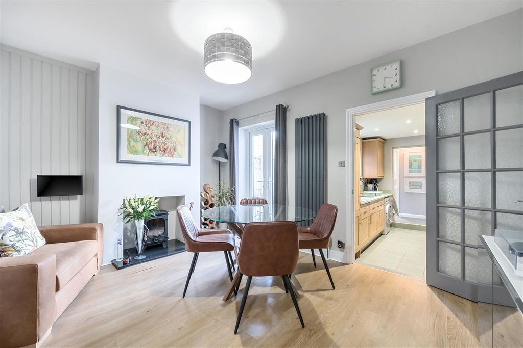 Property photo 3 of 18 Dining Room