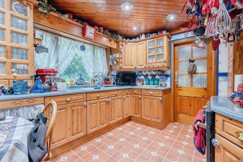 Property photo 2 of 17 Photo