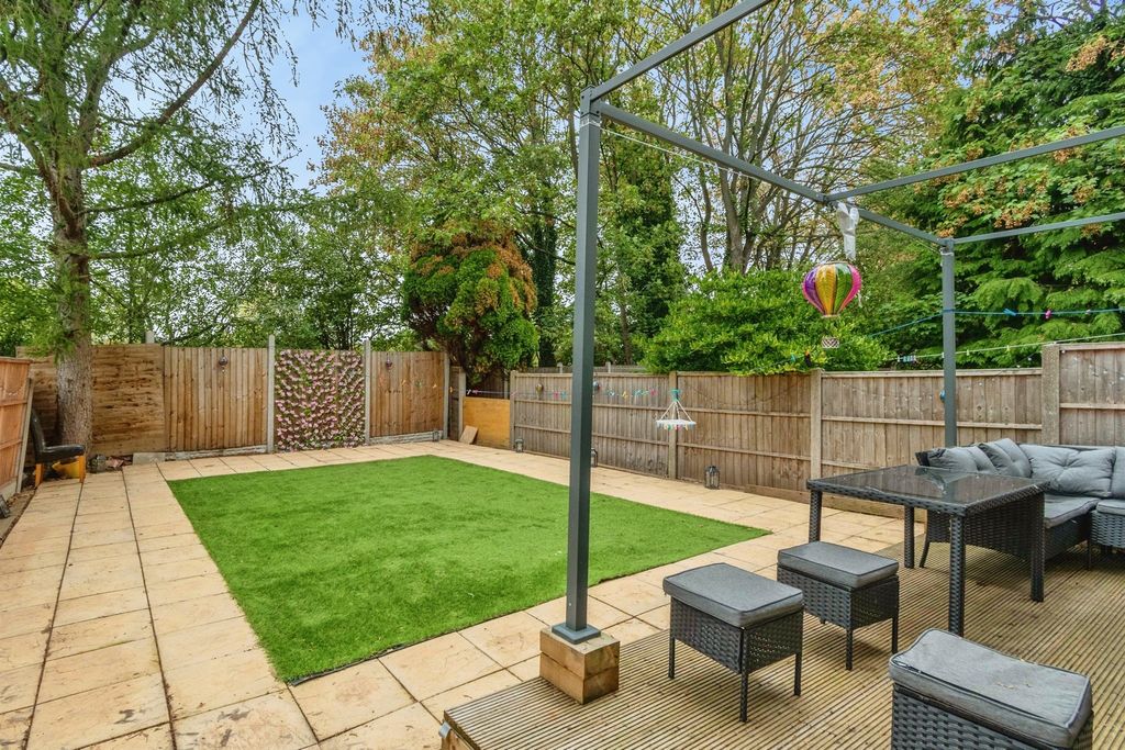 Property photo 2 of 18