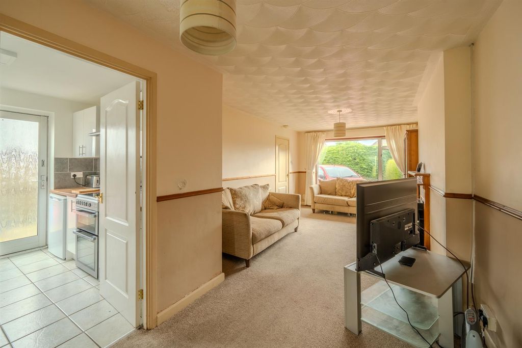 Property photo 3 of 19 12 Trostrey Close-15.Jpg