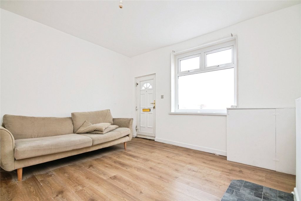 Property photo 3 of 25 Picture No. 27