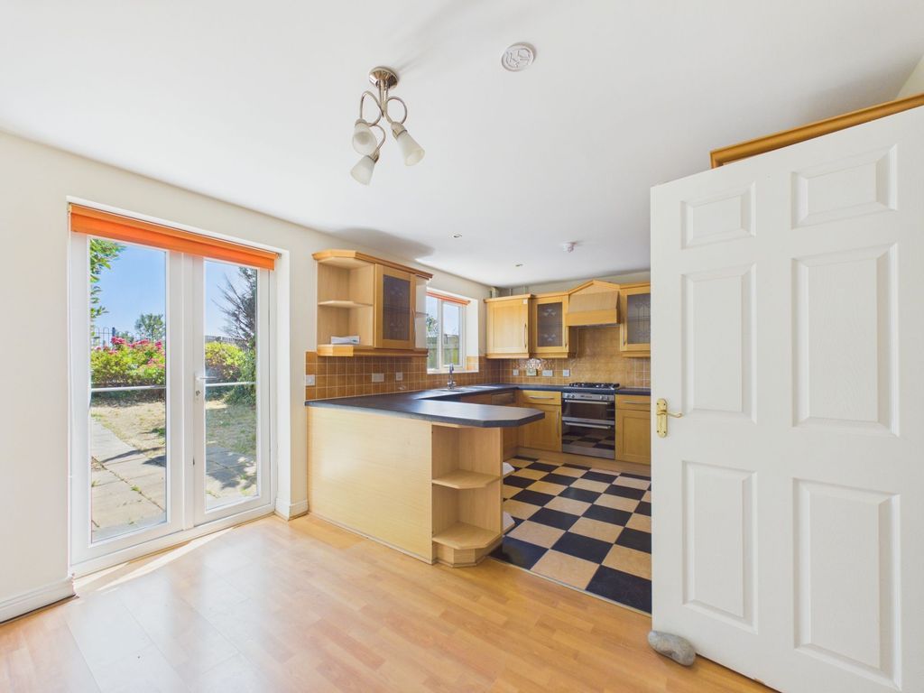 Property photo 2 of 30