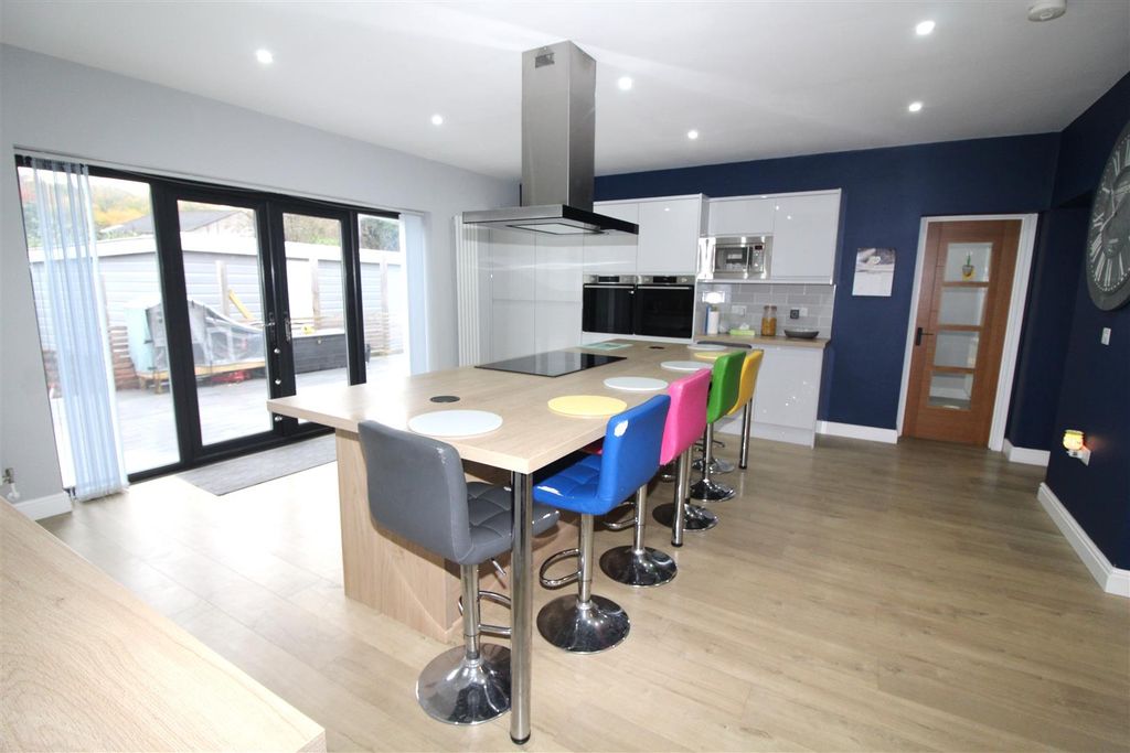 Property photo 3 of 47 Kitchen/Family Room