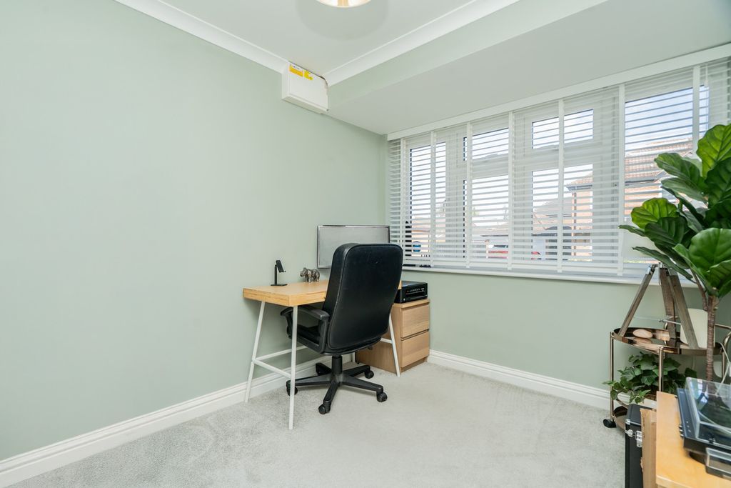 Property photo 3 of 20