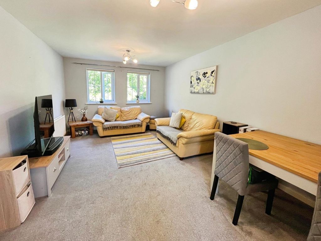 Property photo 3 of 17 Pbox-Img.Jpg