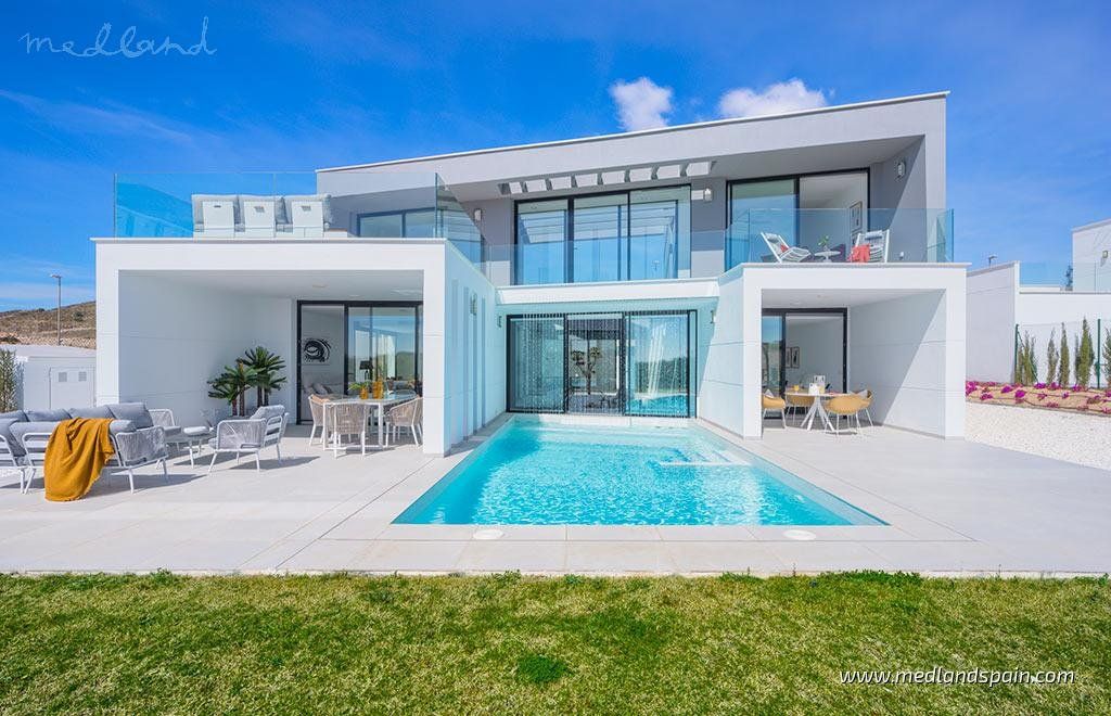 Property photo 1 of 15 Modern Frontline Golf Villa With 4 Bedrooms And Private Pool In Murcia