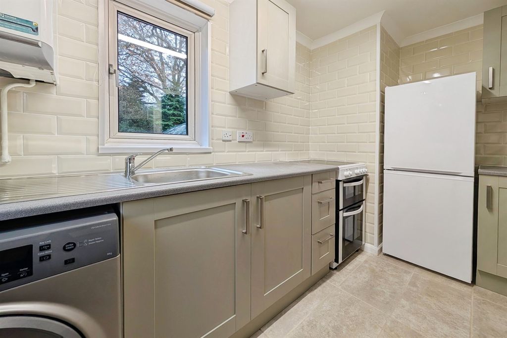 Property photo 2 of 5 (Main)