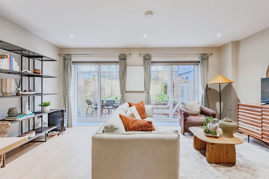 Property photo 3 of 13