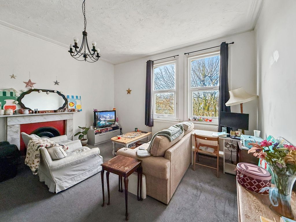 Property photo 2 of 8