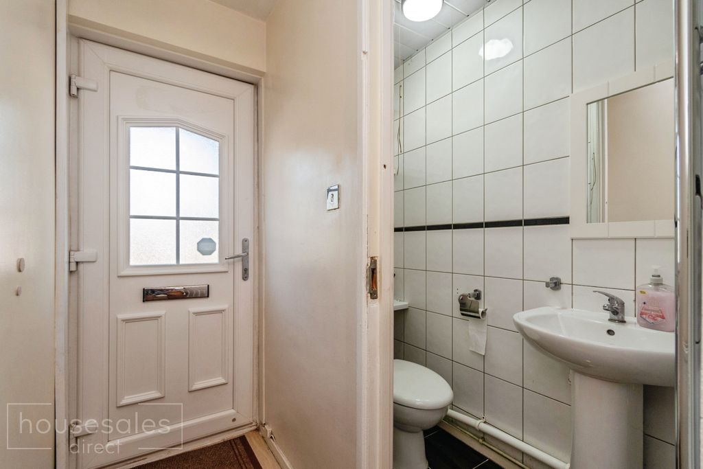 Property photo 3 of 28