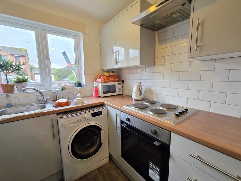 Property photo 3 of 5 Kitchen