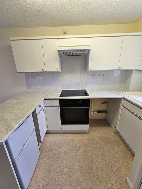 Property photo 3 of 7 9 Ford Drive Kitchen.Jpeg