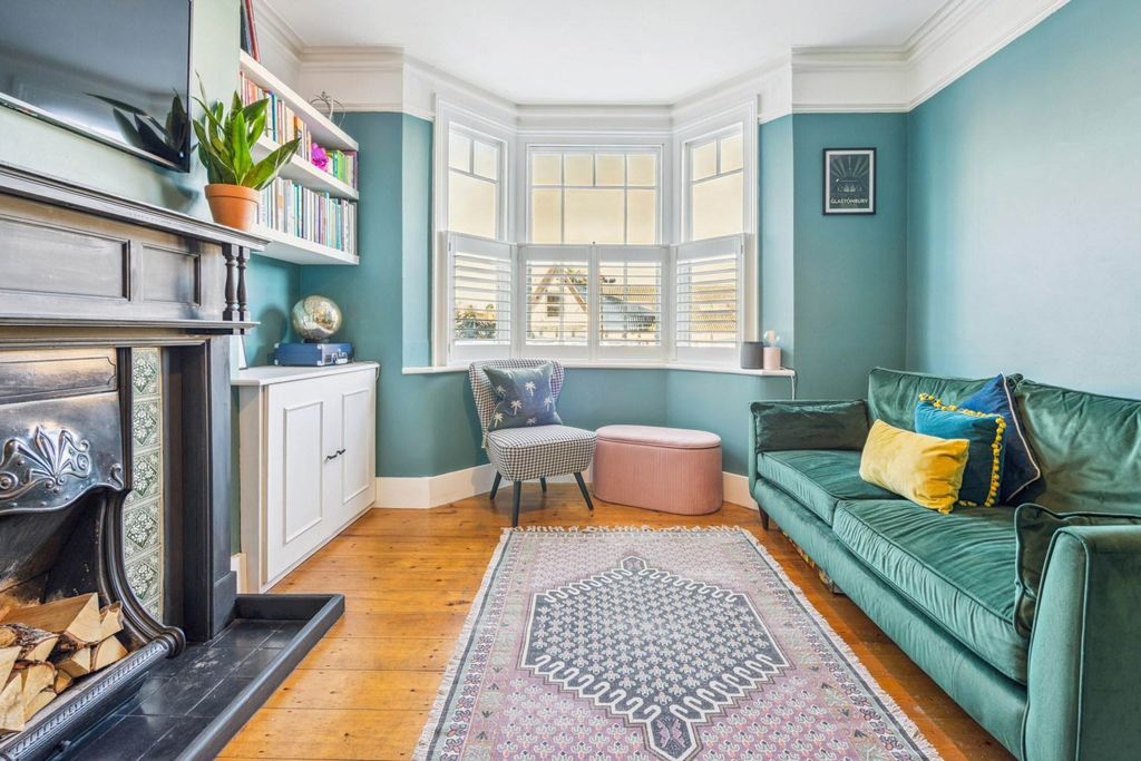 Property photo 3 of 29