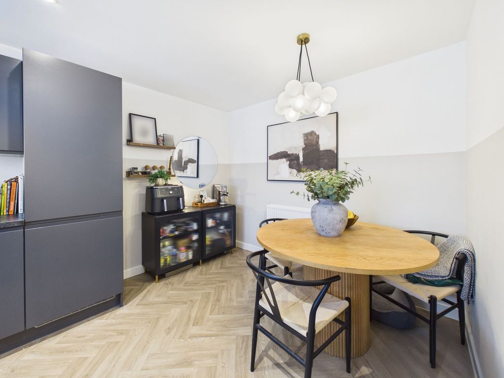 Property photo 3 of 26 Dining Kitchen