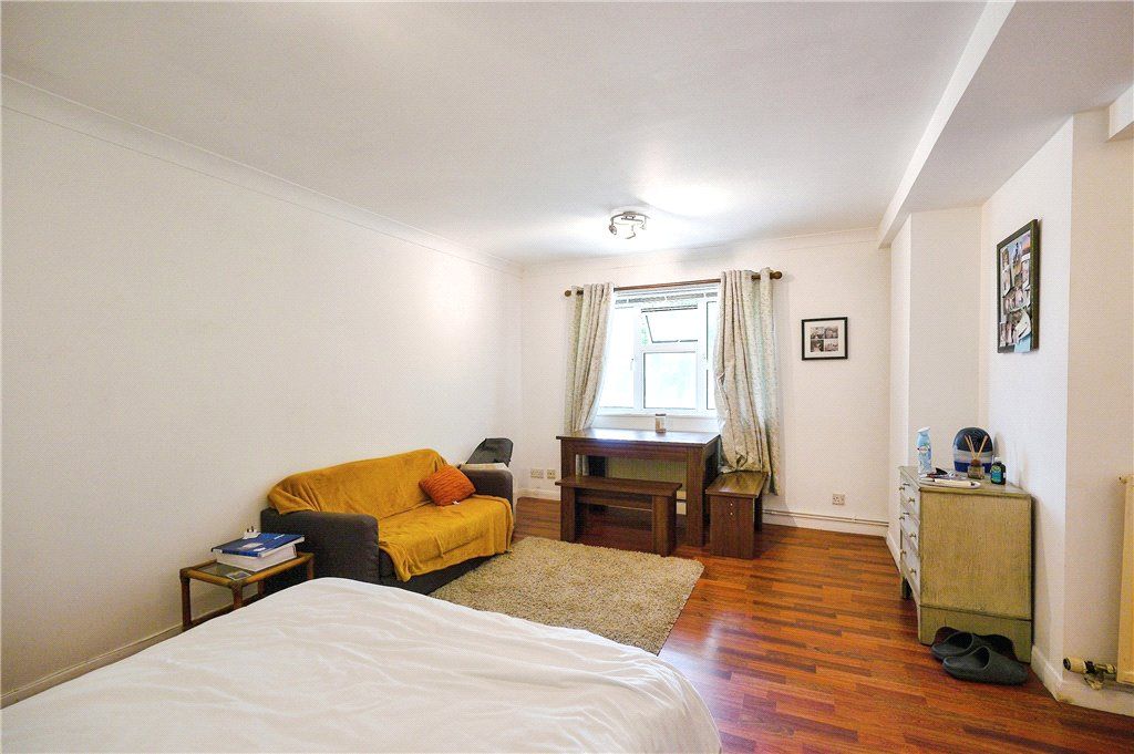 Property photo 2 of 15 Studio Room