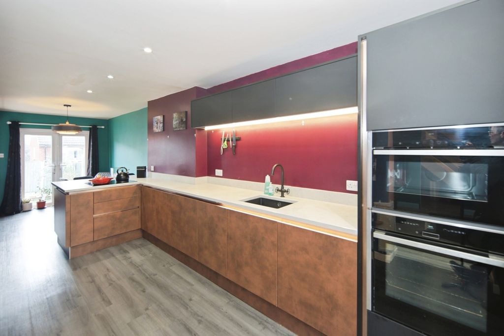 Property photo 2 of 20 Pbox-Img.Jpg
