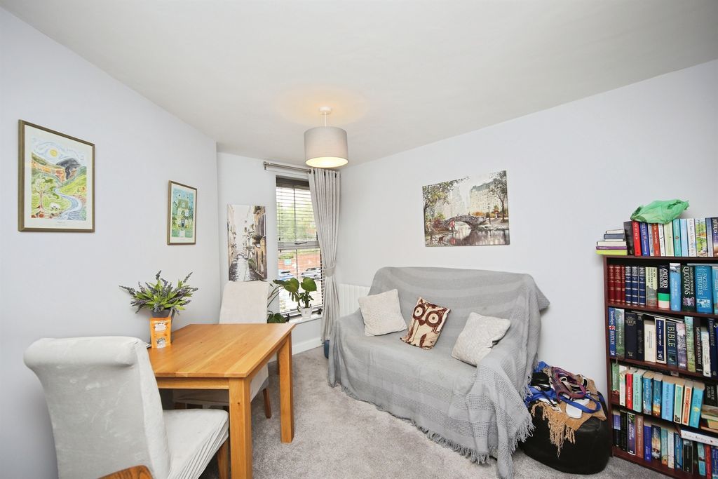 Property photo 3 of 17