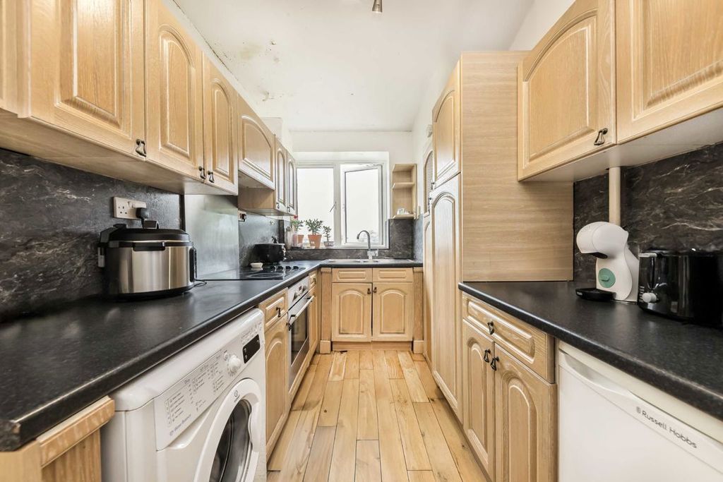 Property photo 3 of 4