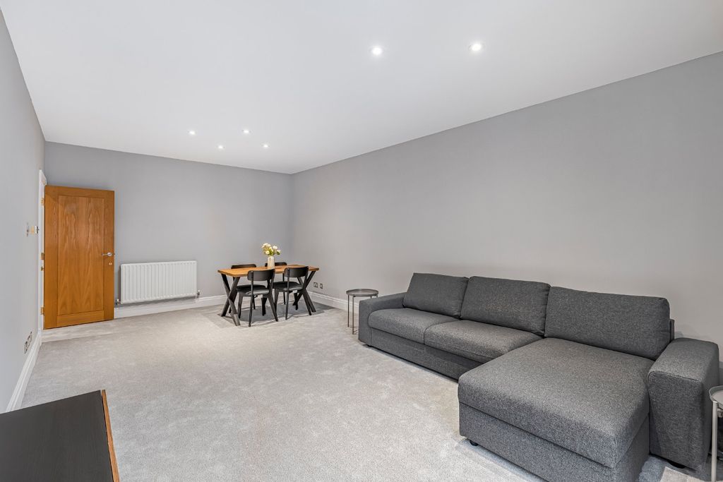 Property photo 3 of 15 Picture No. 22