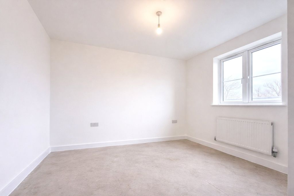 Additional image 5 of 3 bed semi-detached house for saleGerddi Rhosyn, Kilgetty, Pembrokeshire SA68