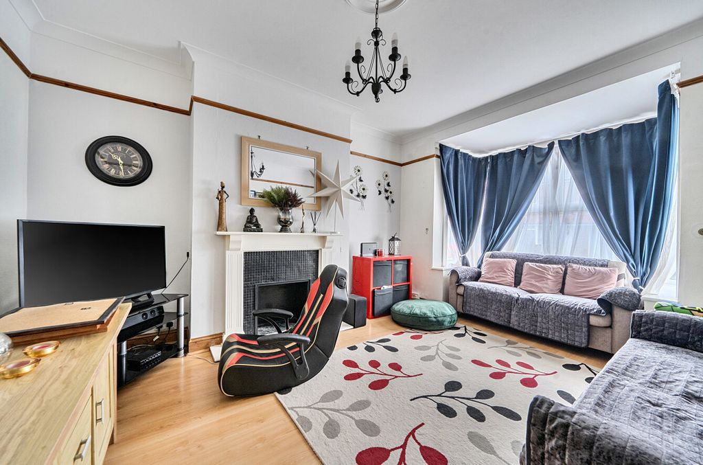 Property photo 2 of 16 1432767-24-69c26A...