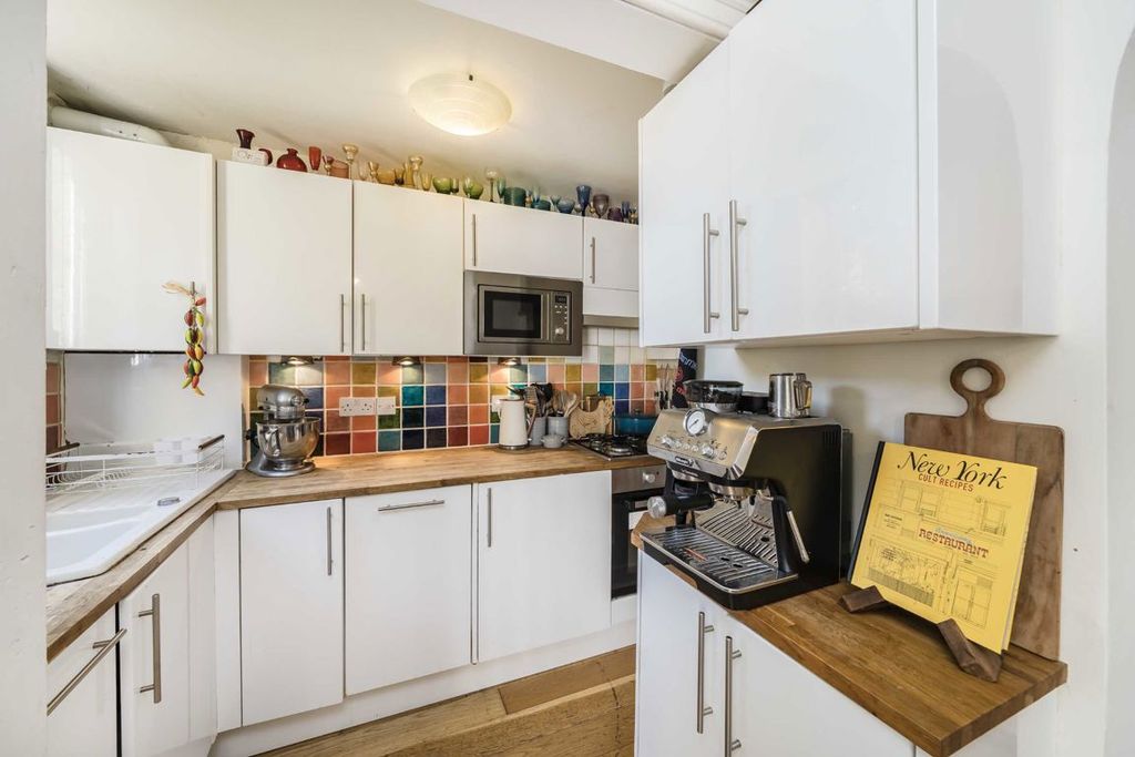 Property photo 3 of 13