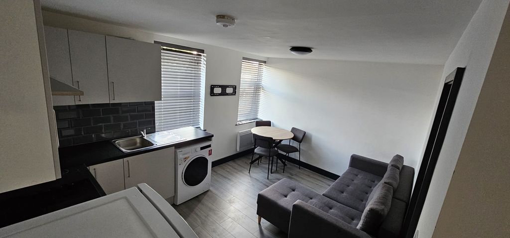 Property photo 1 of 4